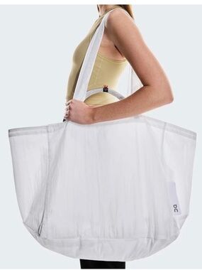 On Running Cargo Pack 60L Tote - White